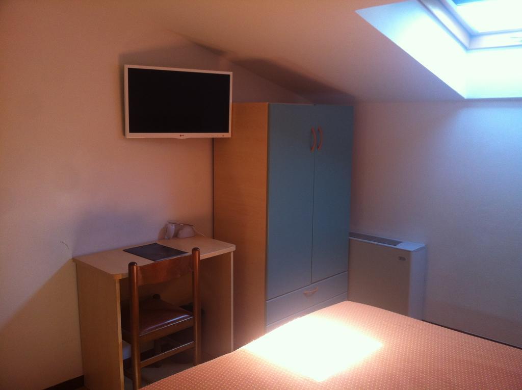 Hotel San Benedetto Peschiera del Garda Habitación foto